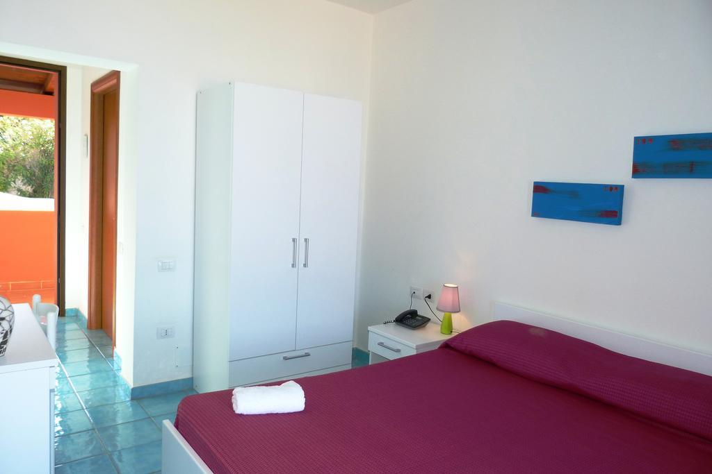 Hotel Bellavista S'Archittu Cameră foto